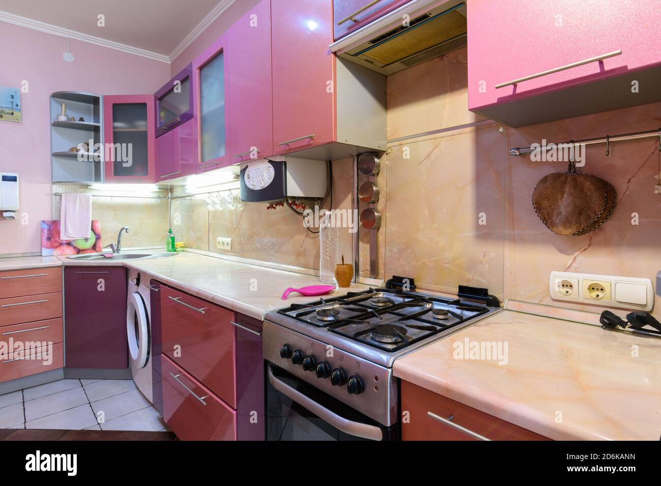 https://c8.alamy.com/comp/2D6KANN/kitchen-set-of-a-small-kitchen-in-a-furnished-apartment-for-rent-2D6KANN.jpg