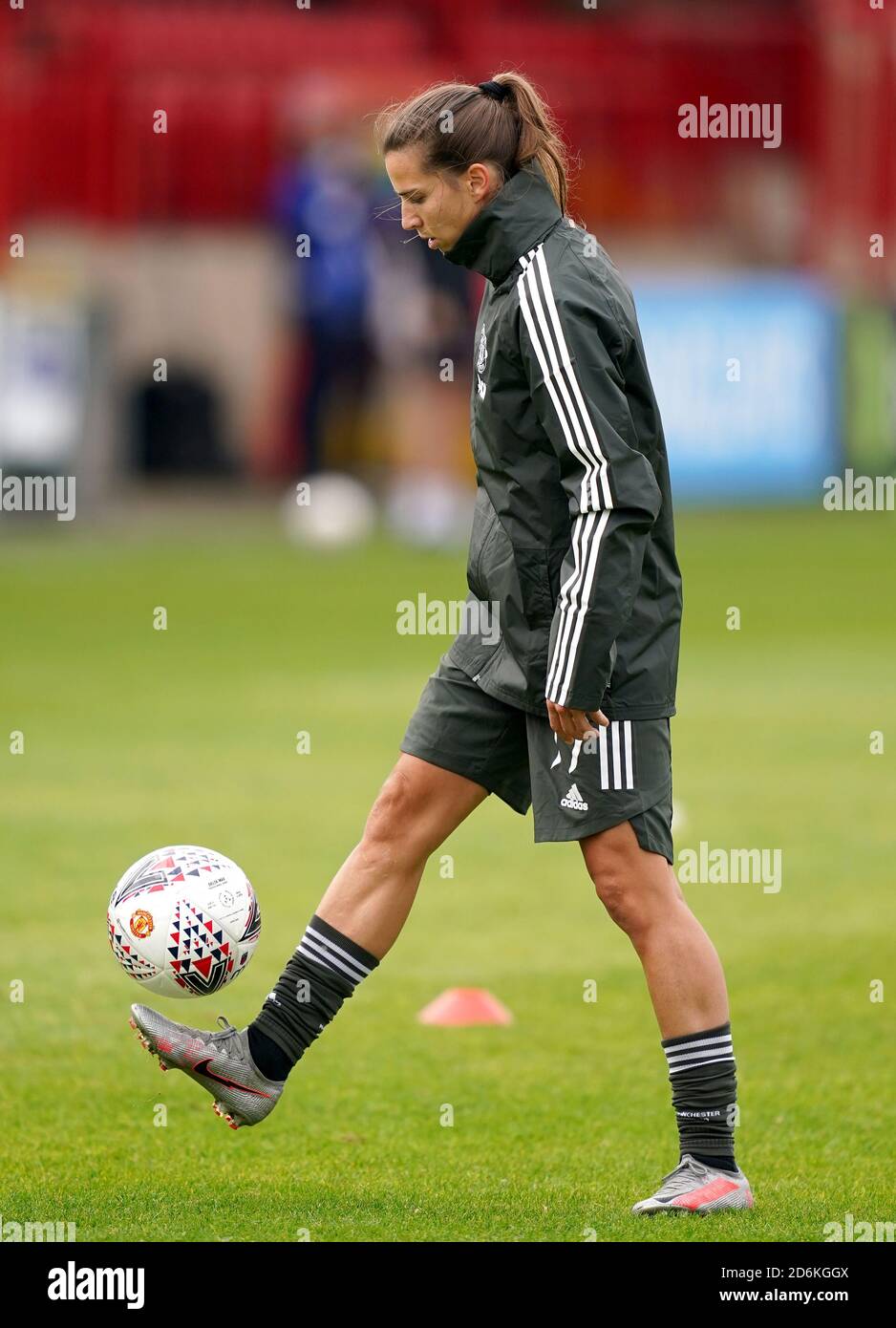 Manchester United's Tobin Heath warms up prior to the FA Women's Super  League match at Victoria Road Stadium, London Stock Photo - Alamy