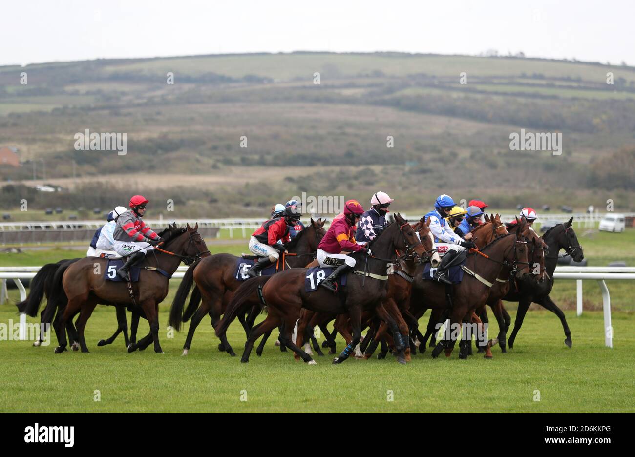 Ffos las racecourse general view hi-res stock photography and images ...
