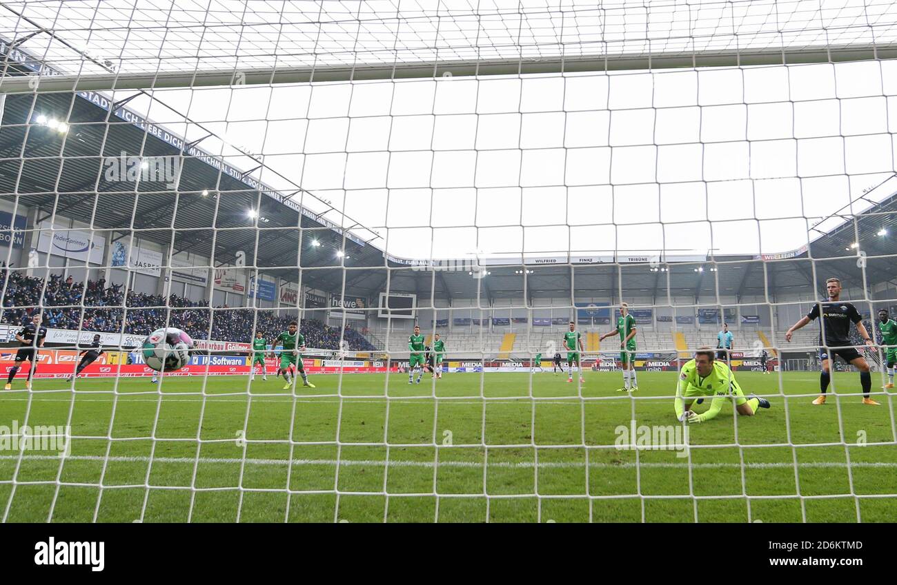 18 October 2020 North Rhine Westphalia Paderborn Soccer 2nd Bundesliga Sc Paderborn 07 Hannover 96 4th Matchday In The Benteler Arena Paderborn S Goal Scorer Johannes Dorfler 2nd From Left Scores The Goal