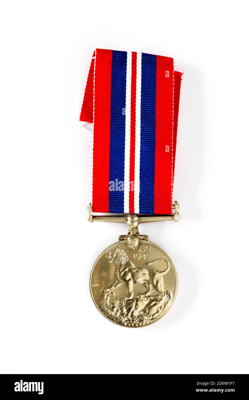 War Medal WW2 1939-1945 Army Navy RAF Civilian Personnel Miniature repro schools 