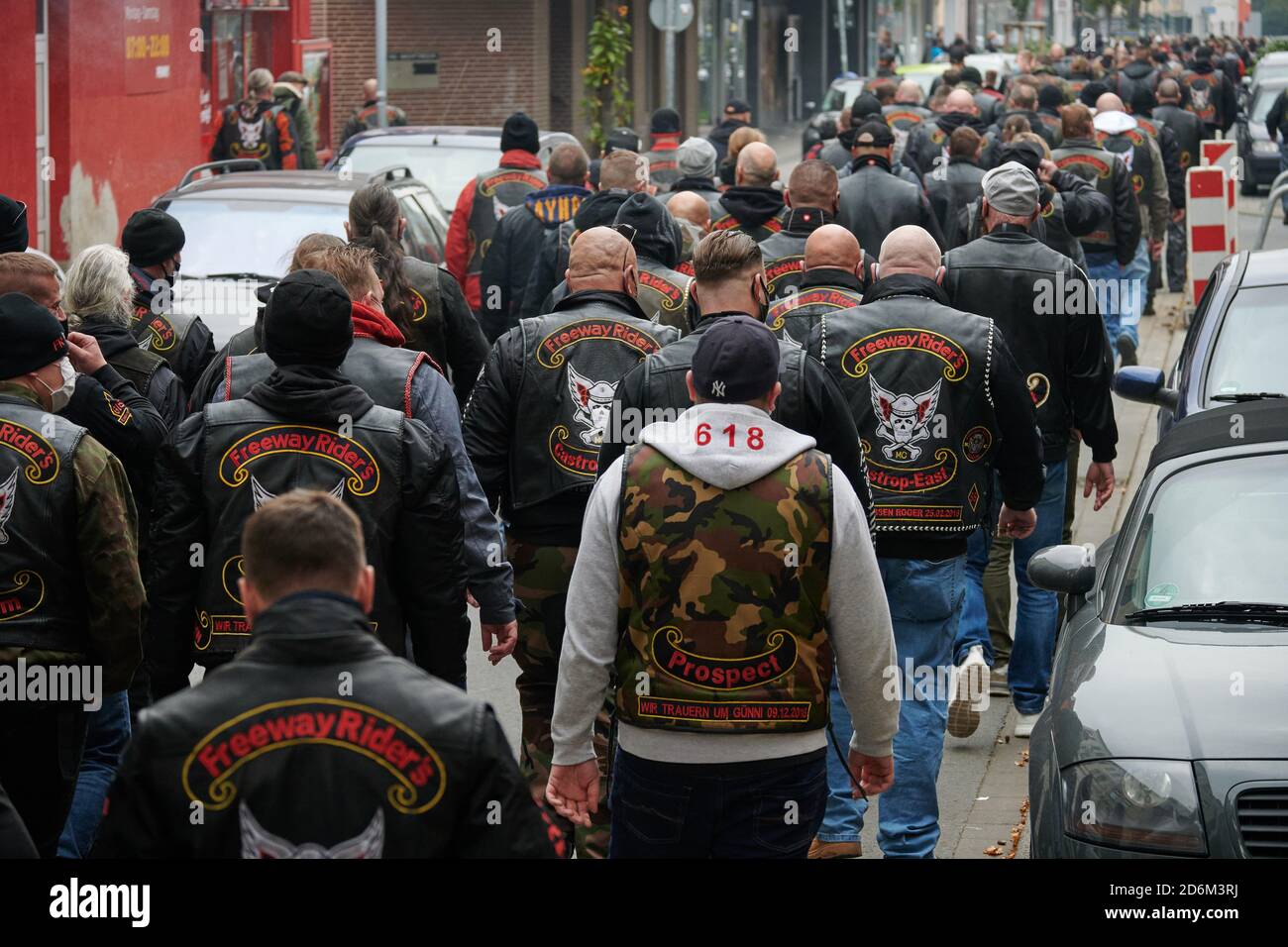 Gelsenkirchen, Germany. 18th Oct, 2020. Participants parade through the city in a funeral march in memory of a member of the rocker group 'Freeway Riders' who was killed in 2018. After an argument in the rocker milieu, the member of the 'Freeway Riders' had been stabbed to death on the open street on October 13, 2018. Credit: Henning Kaiser/dpa/Alamy Live News Stock Photo