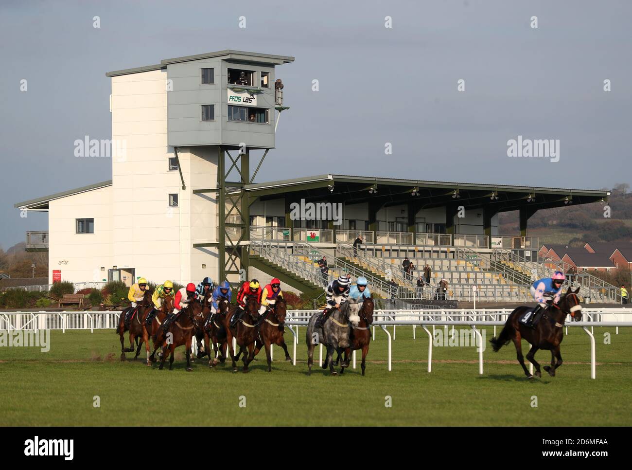 Ffos las racecourse flat hi-res stock photography and images - Alamy