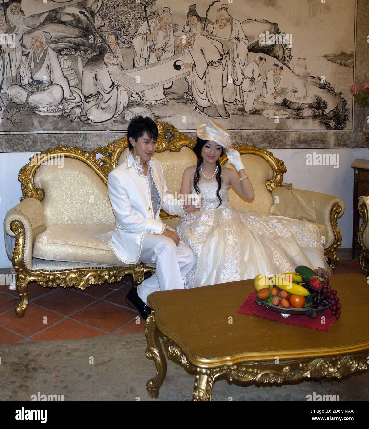 Pre-wedding pose of a young Chinese-Malaysian couple in a Chinese heritage  mansion in George Town, Penang, Malaysia Stock Photo - Alamy, image size:1194x1390