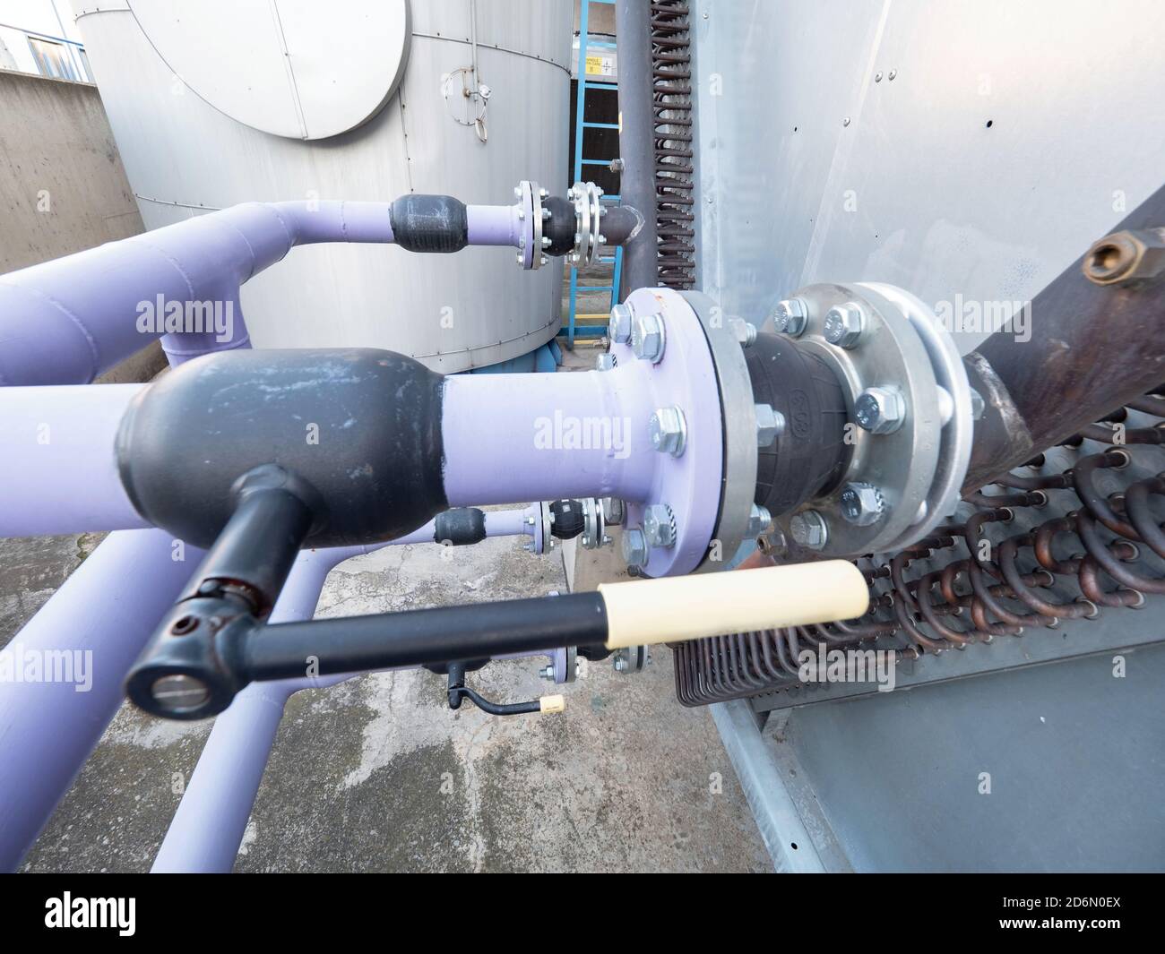 Flanged pipework hires stock photography and images Alamy