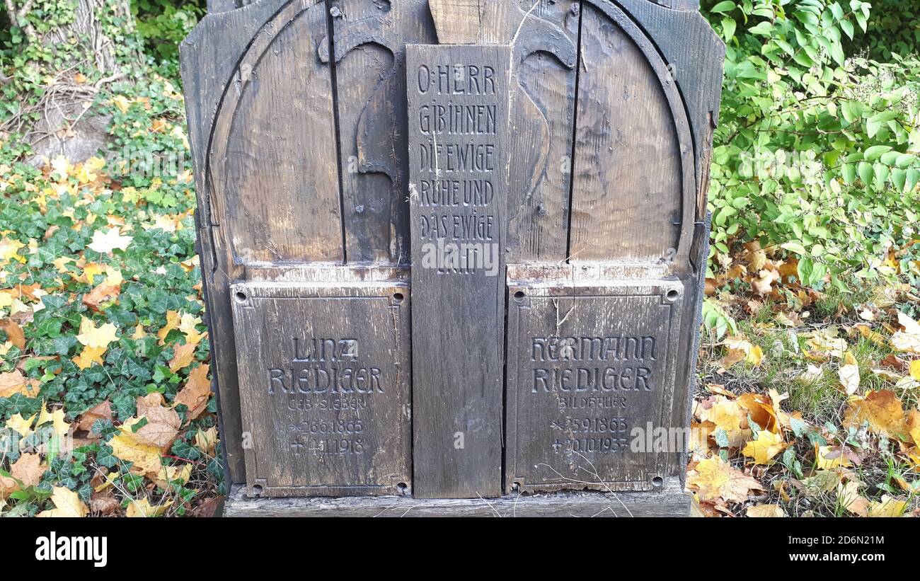 Padget Riediger Powazki friedhof hi-res stock photography and images - Alamy
