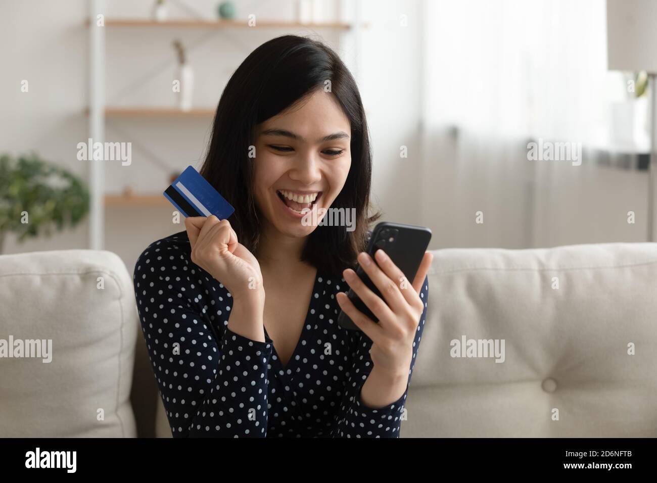 Asian girl shopping hi-res stock photography and images - Alamy