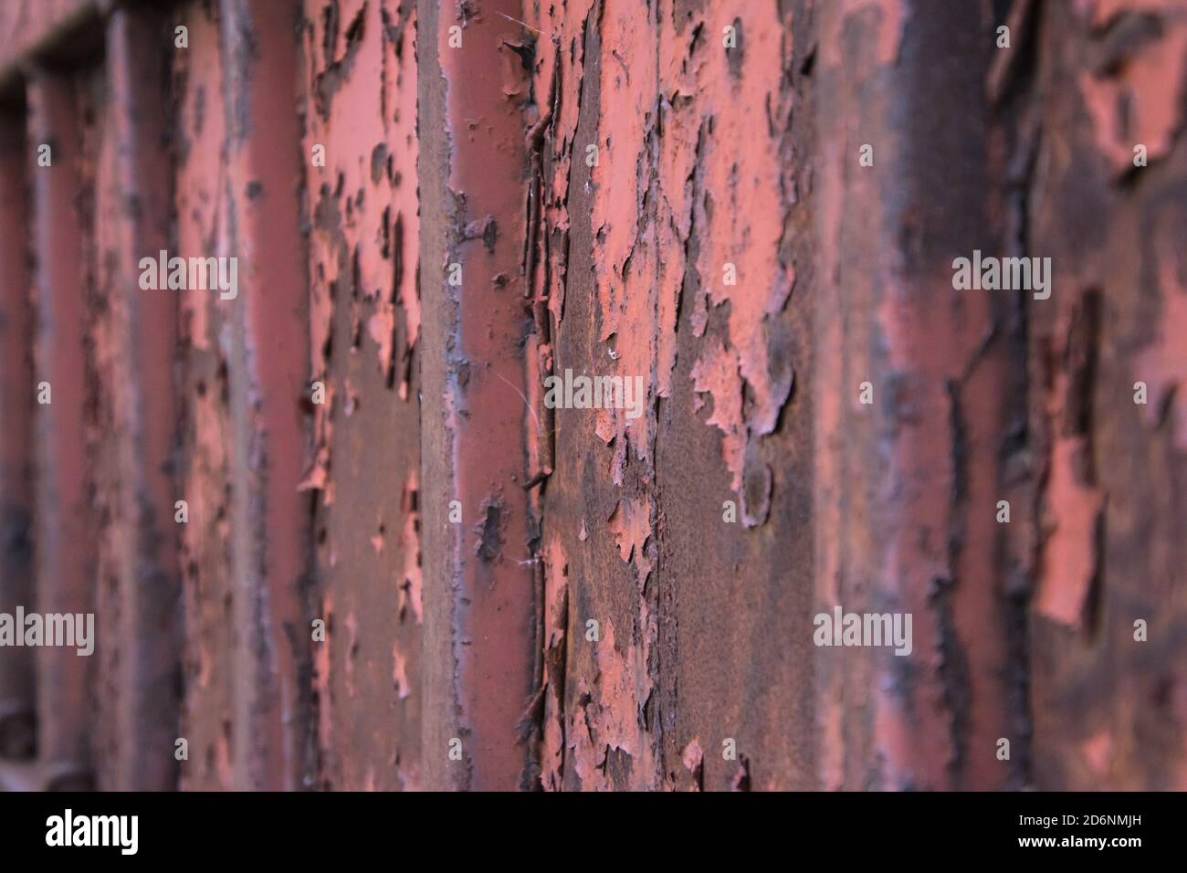 Rust steel surface with chipped paint chunks, grudge Stock Photo Alamy