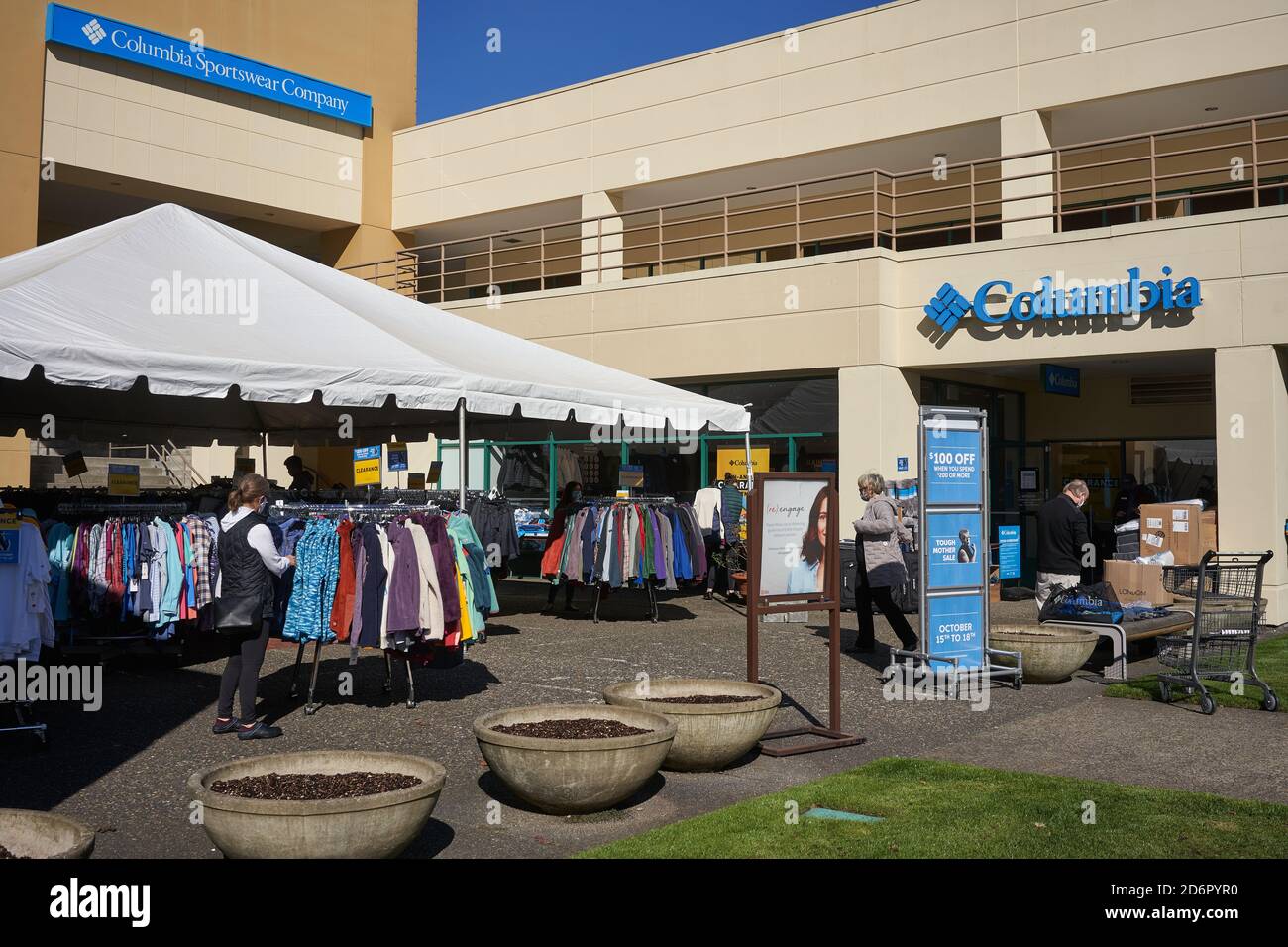 The Columbia Sportswear Factory Store in Lake Oswego, Oregon, is turned  into an outdoor outlet amid the coronavirus pandemic Stock Photo - Alamy