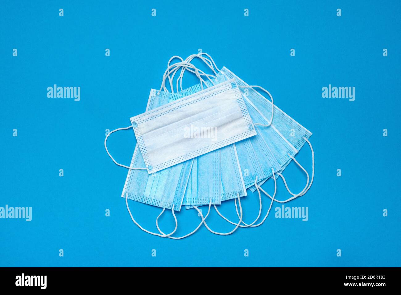 Pile blue surgical masks hi-res stock photography and images - Alamy