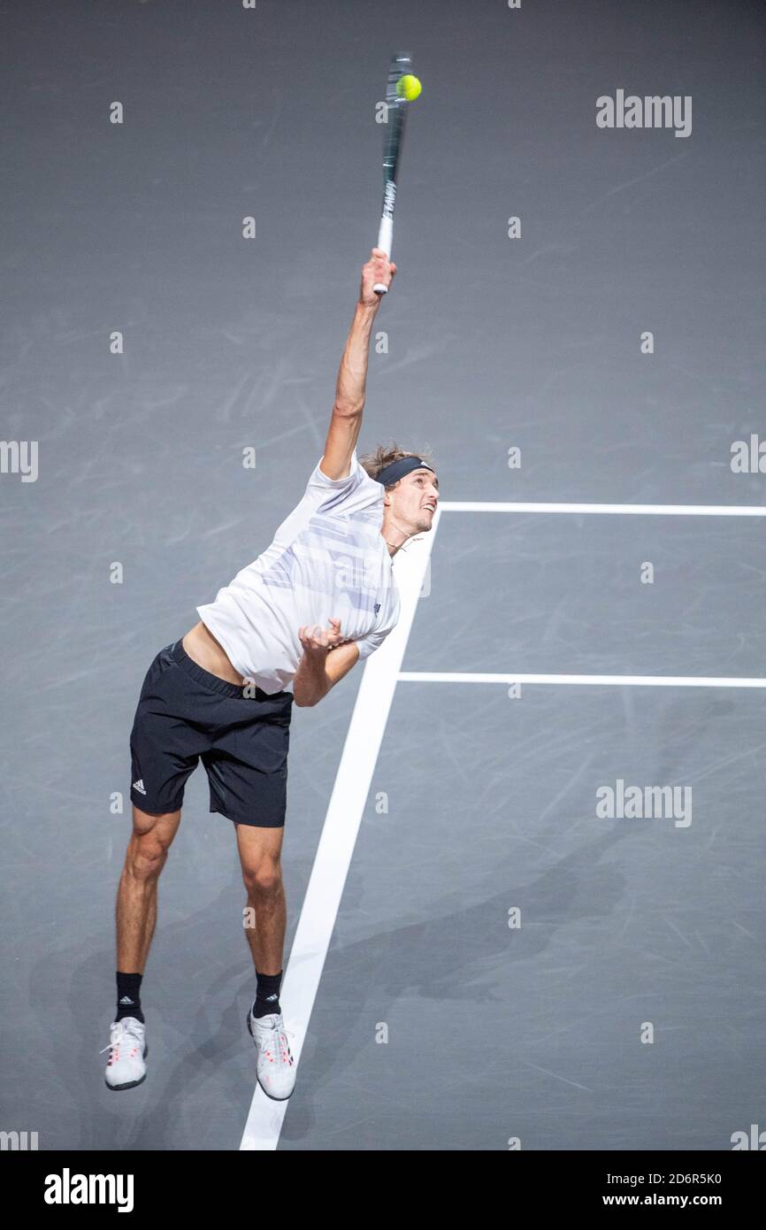 alexander-zverev-ger-action-serve-tennis-bett1hulks-indoors-2020