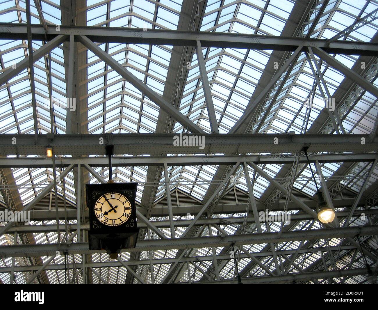 Glasgow central station clock hires stock photography and images Alamy