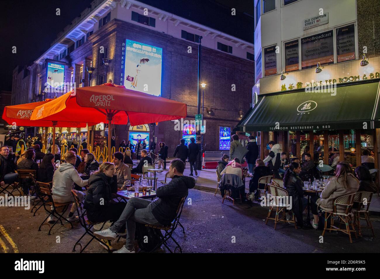 Last Night of Freedom as Tier 2 Lockdown is enforced on gatherings at restaurants and bars in Soho, London, UK Stock Photo