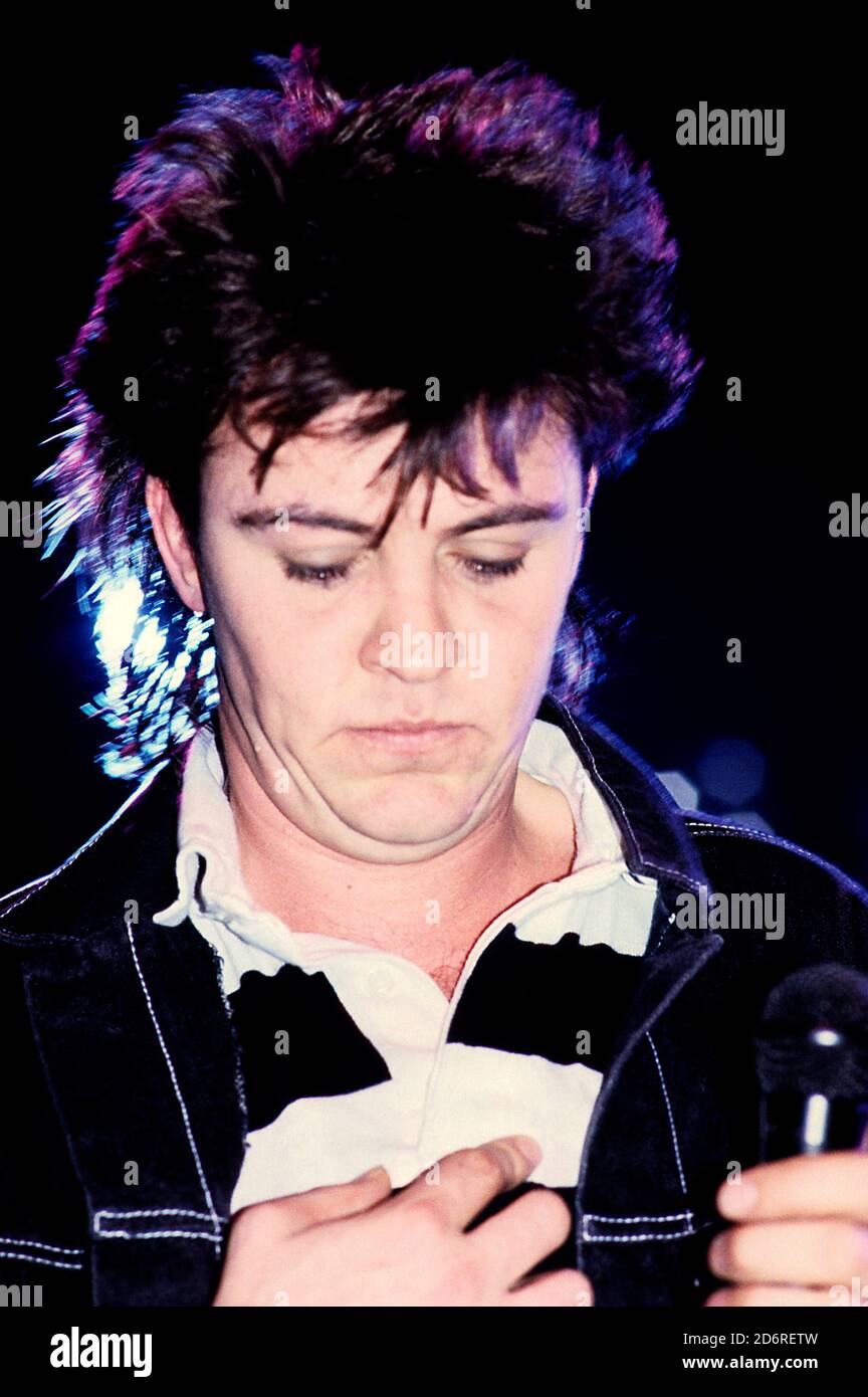 Paul Young & The Royal Family live at Wembley Arena. London, 12.12.1984
