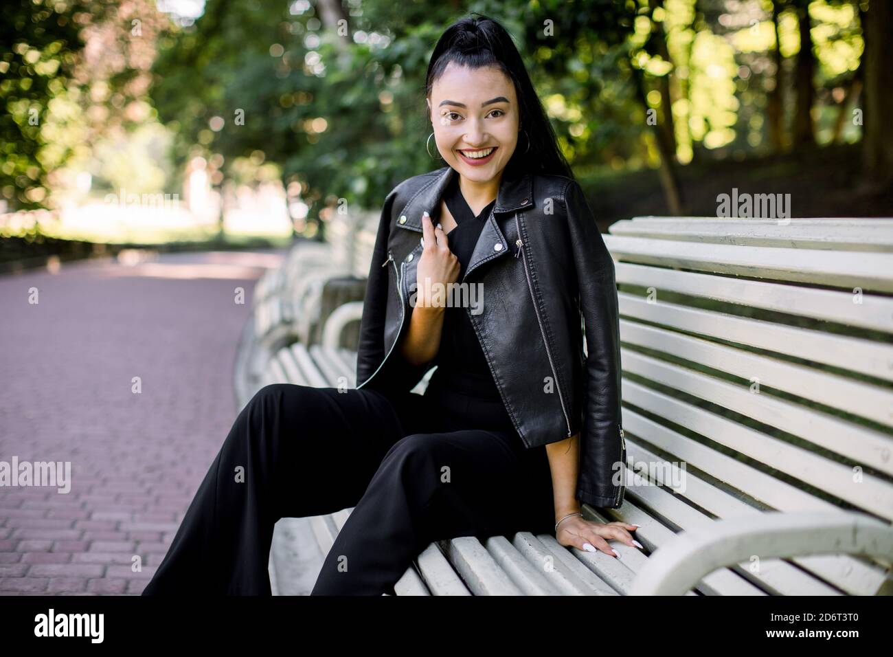The Beauty of a girl in leather  Black leather pants, Black fashion, Leather  pants