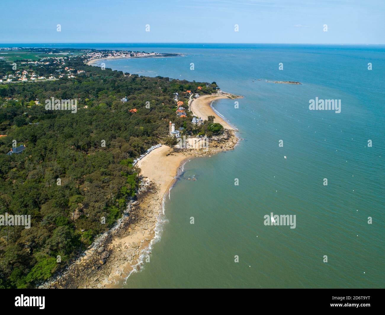 Noirmoutier Island (western France): aerial view of the island with the Red Cove (Anse Rouge), Souzeaux Beach and Plantier Tower Stock Photo