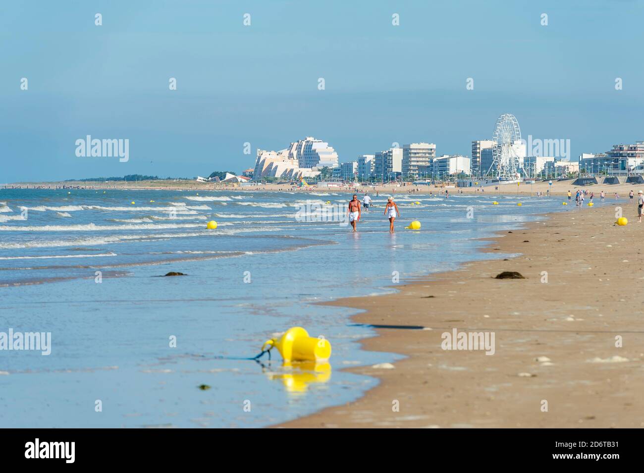 Seafront real estate hi-res stock photography and images - Page 11 - Alamy