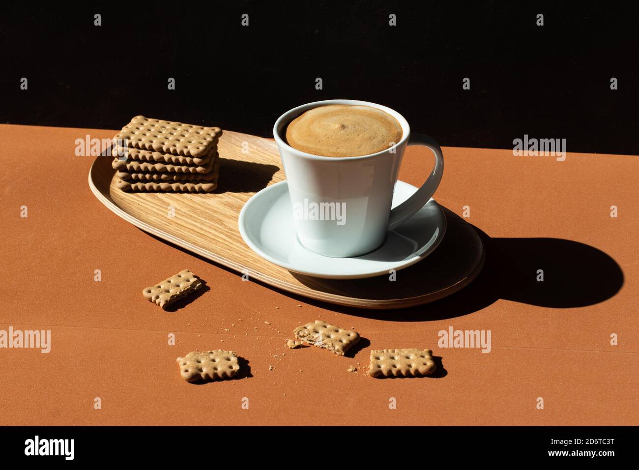 Pile crackers on plate hi-res stock photography and images - Alamy