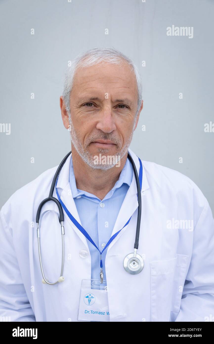 Pandemic portrait doctor hi-res stock photography and images - Alamy