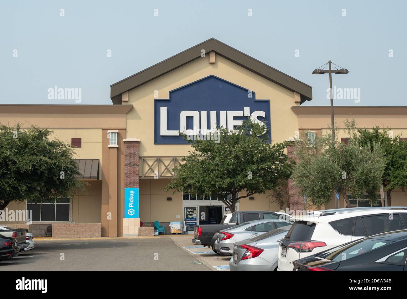 Facade of Lowe's home improvement store in Dublin, California, September 12, 2020. () Stock Photo