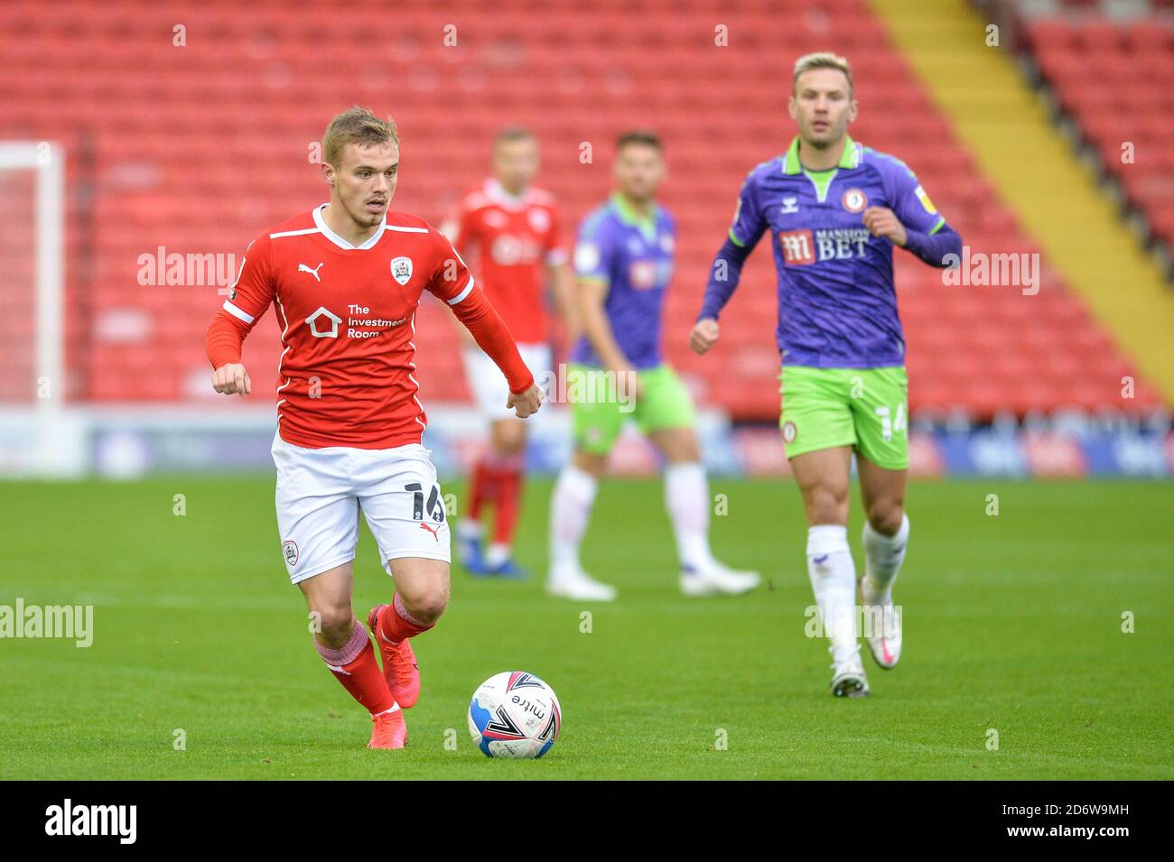 Luke Thomas 16 Of Barnsley FC In Action Stock Photo Alamy luke-thomas-16-of-barnsley-fc-in-action-stock-photo-alamy