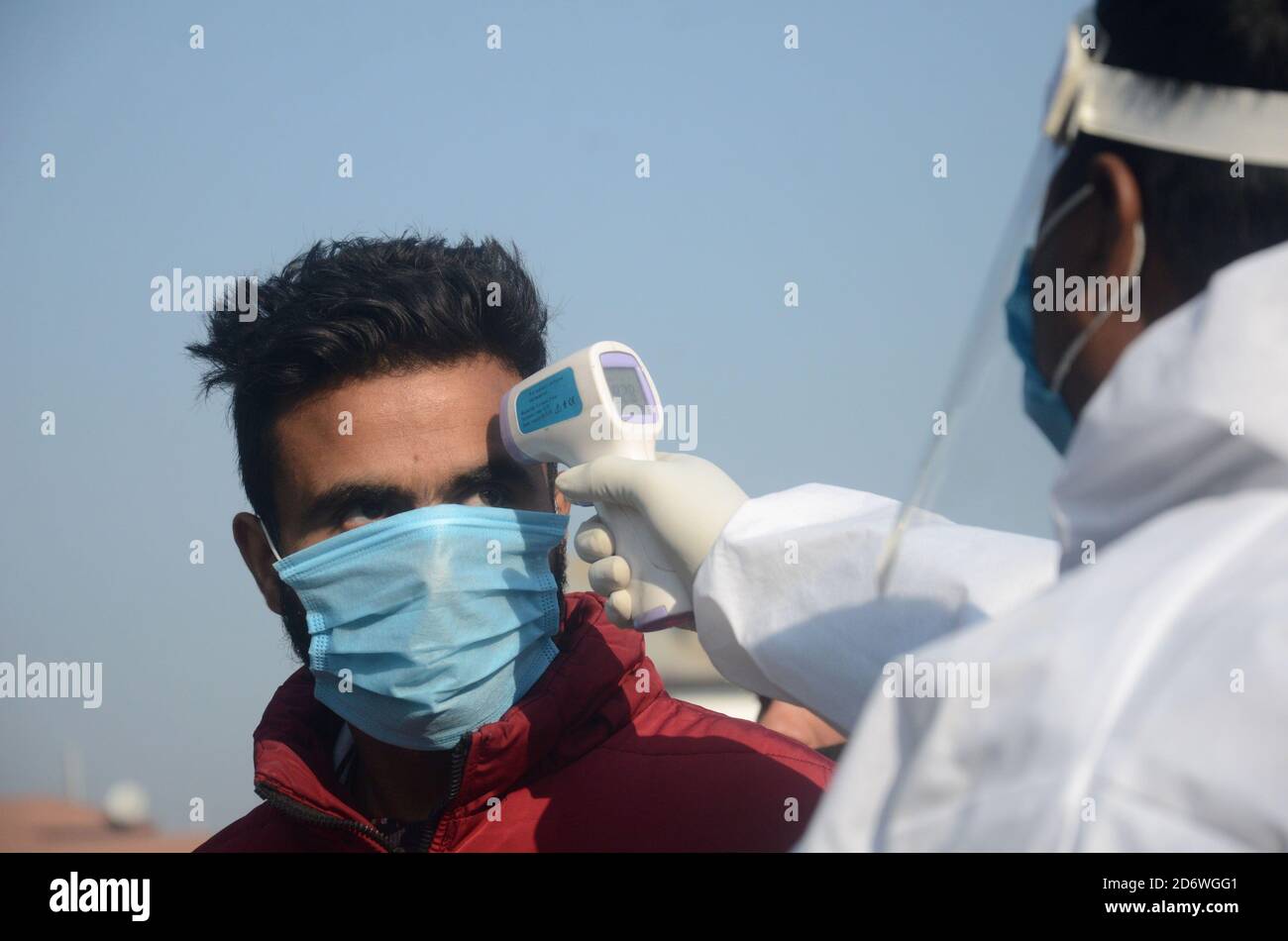 Women in kashmir hi-res stock photography and images - Page 22 - Alamy