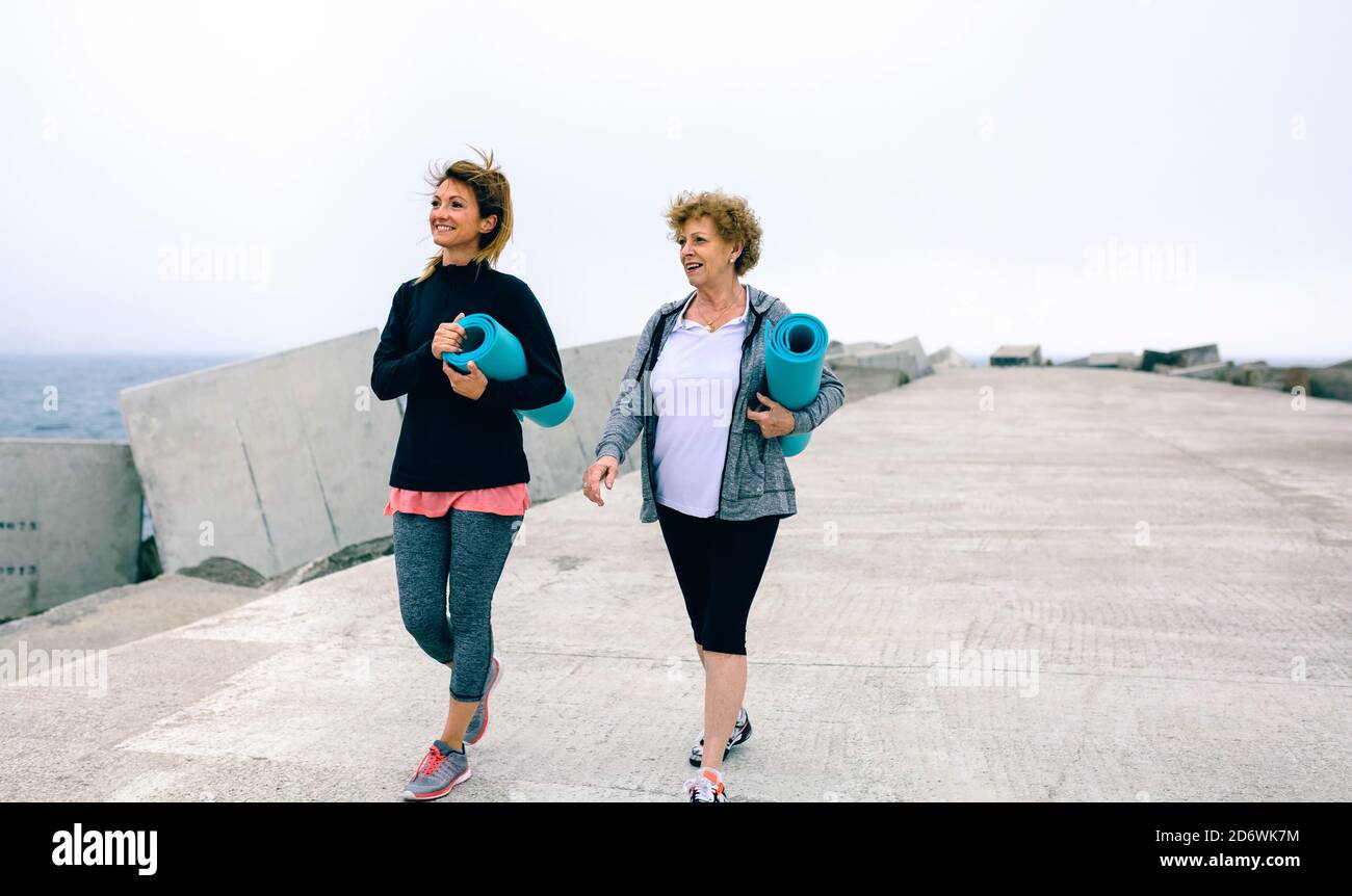 Two mature athletic women hi-res stock photography and images - Alamy