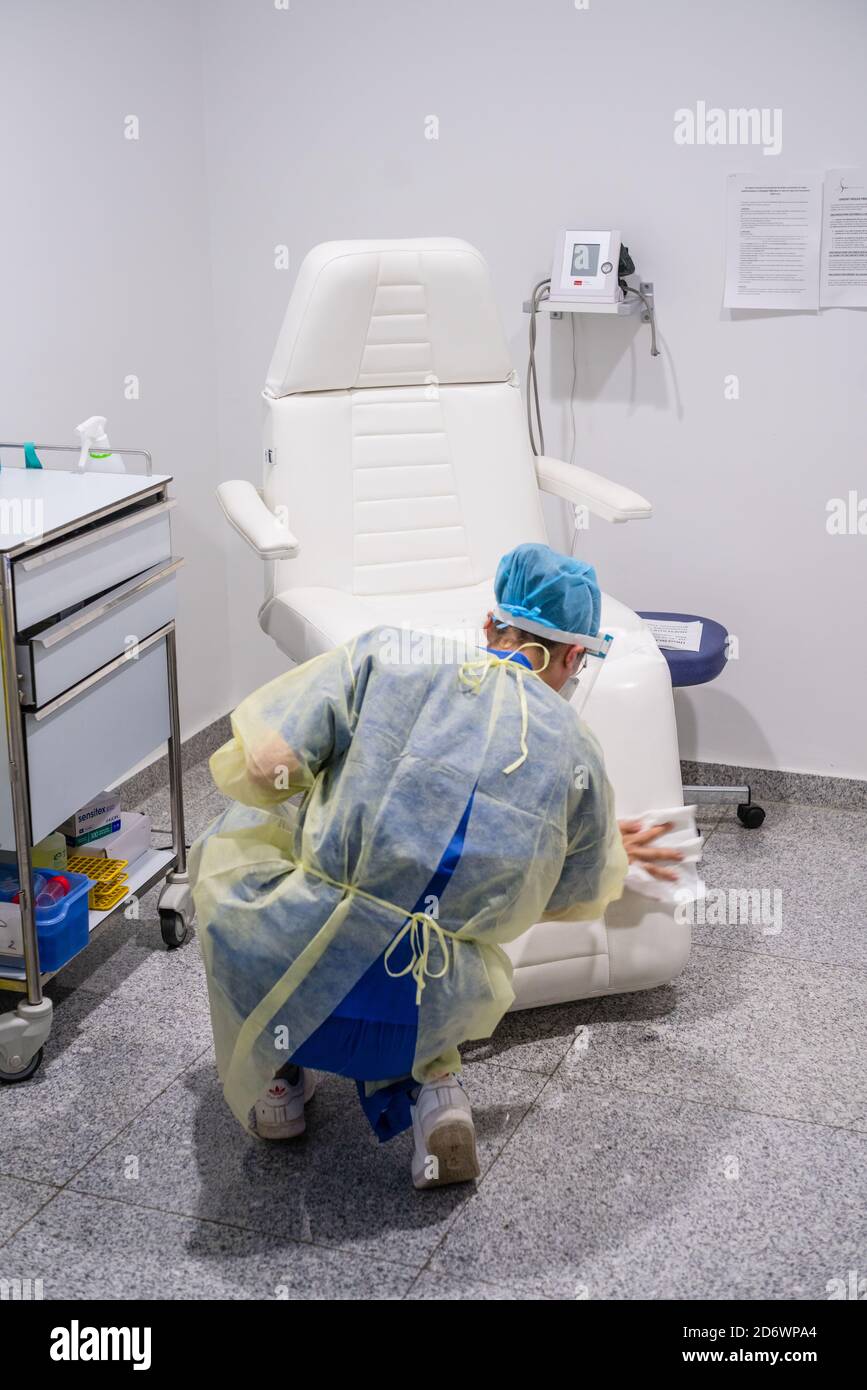 Cleaning of a sampling room, COVID 19 screening, medical analysis