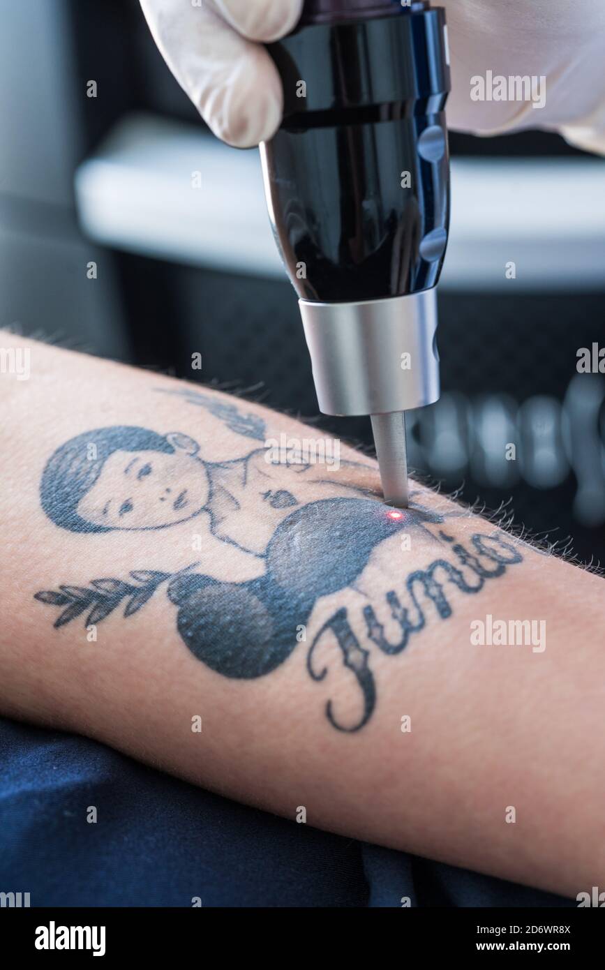 Page 2 - Tattoo Paris High Resolution Stock Photography and Images - Alamy