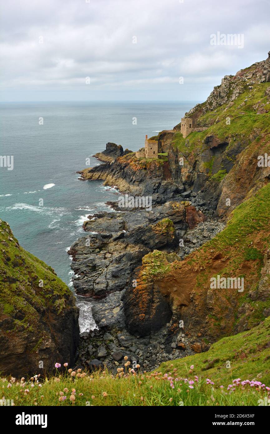 Crowns Engine Houses in Botallack Mine, Cornwall, UK Stock Photo
