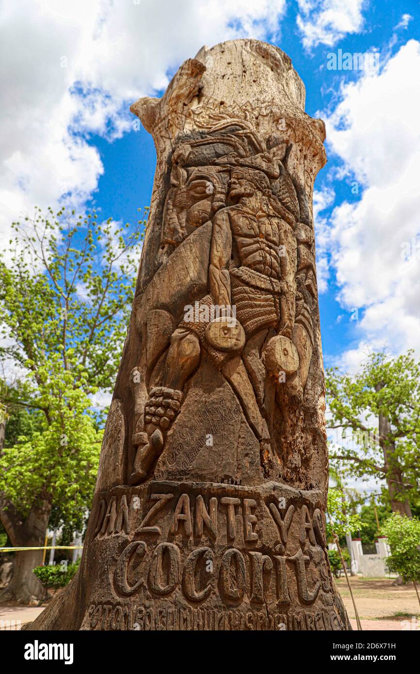 Danzante Yaqui, deer figure or dance of the deer carved on wood in a dry tree trunk in the town of Cocorit, Sonora, Mexico. Yaqui people in Cajeme, Mexico. (Photo by Luis Gutierrez / Norte Photo) Danzante Yaqui, figura de venado o danza del venado tallado sobre la madera en un tronco de arbol seco en el pueblo de Cocorit, Sonora , Mexico. Pueblo Yaqui en Cajeme, Mexico (Photo by Luis Gutierrez/Norte Photo) Stock Photo