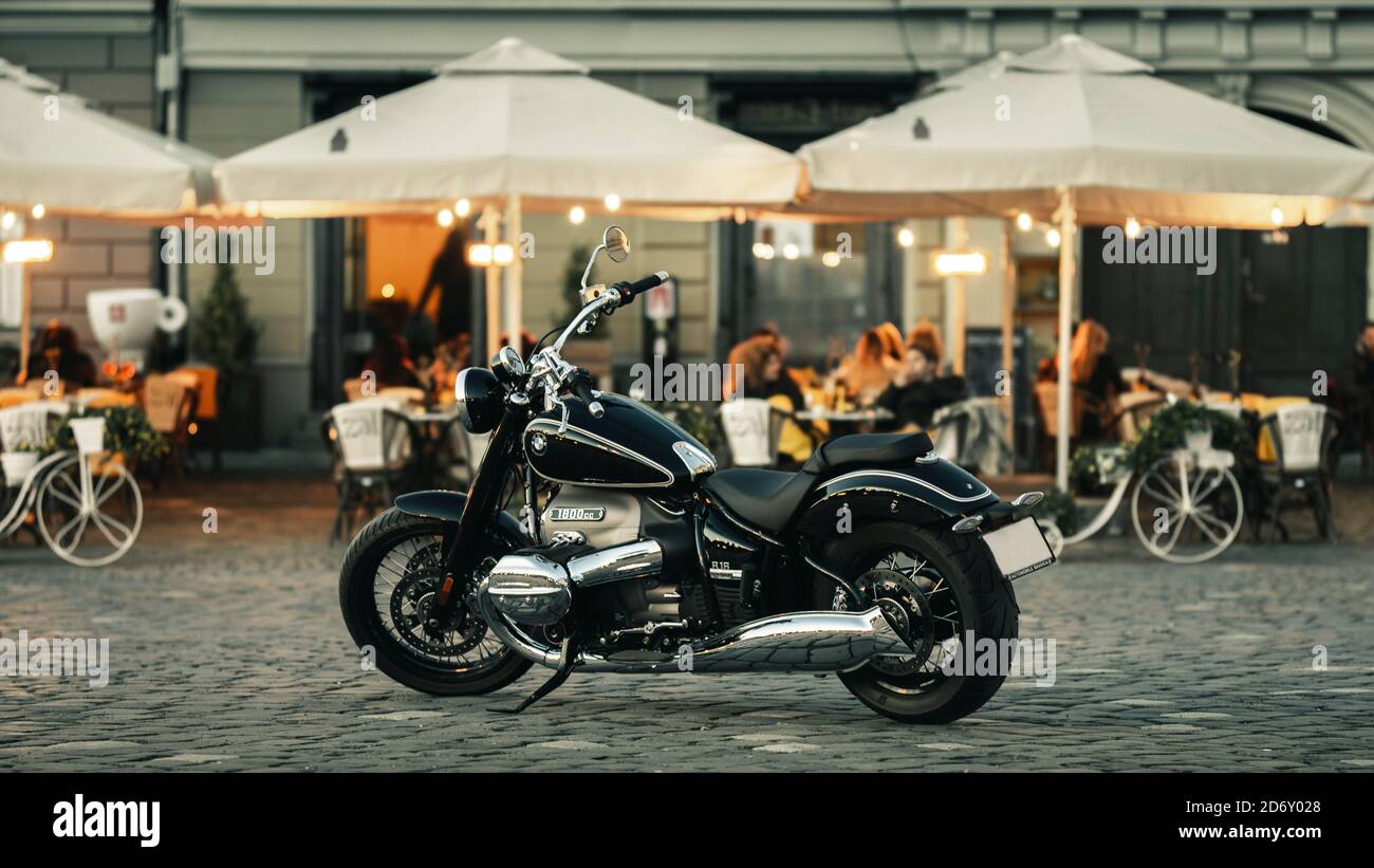bmw 2020 r18