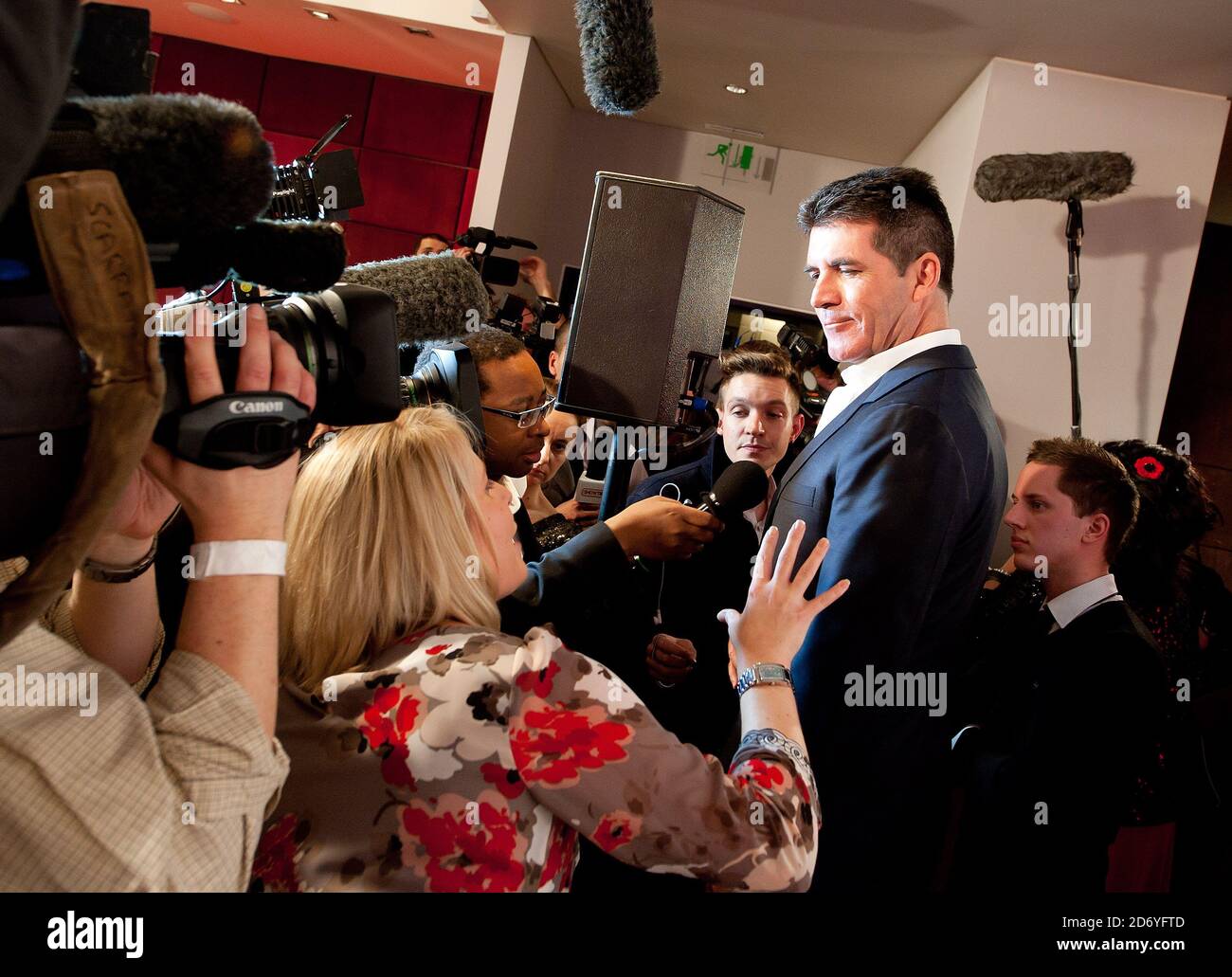 Pictured is simon cowell hi-res stock photography and images - Alamy
