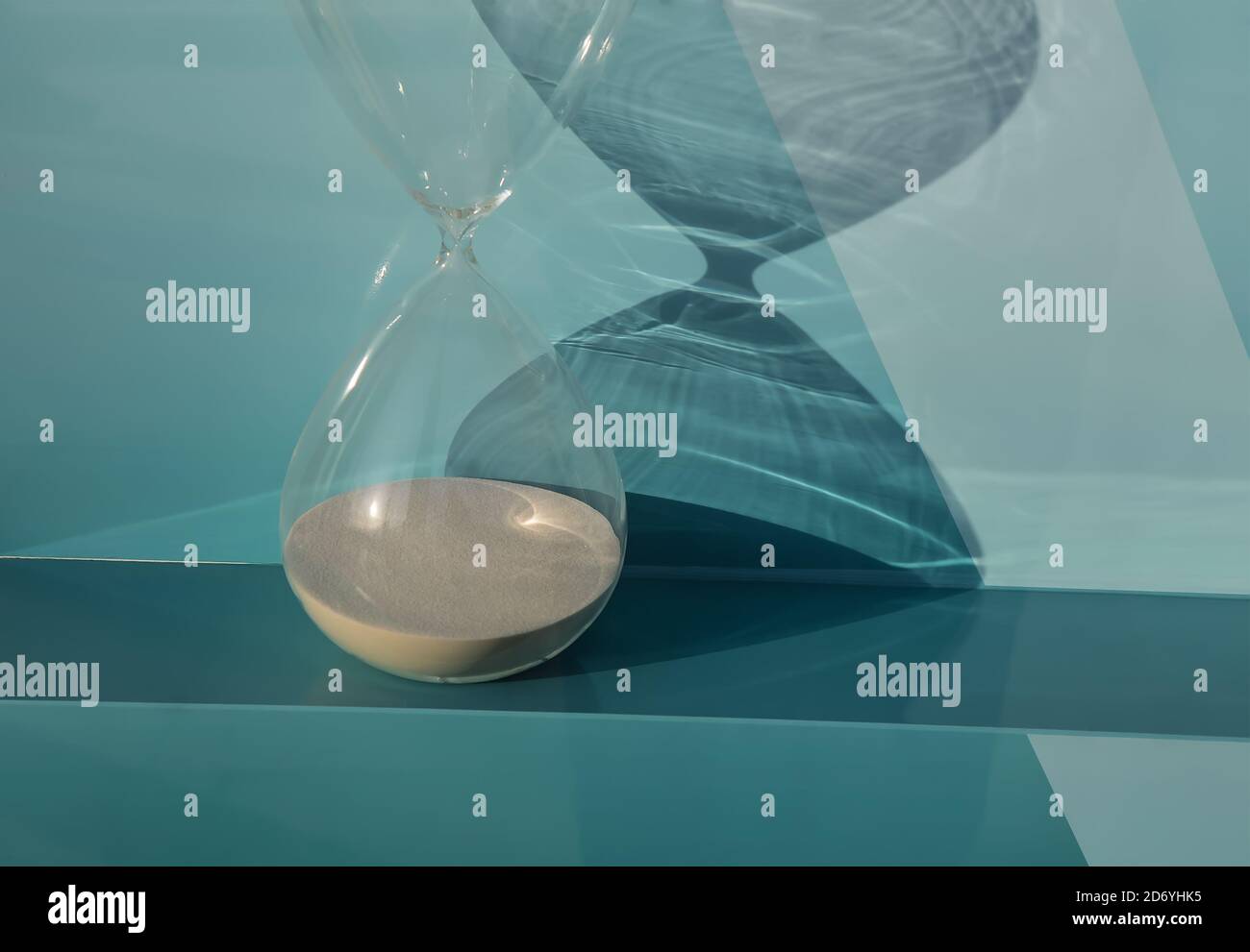 Old egg timer hi-res stock photography and images - Alamy