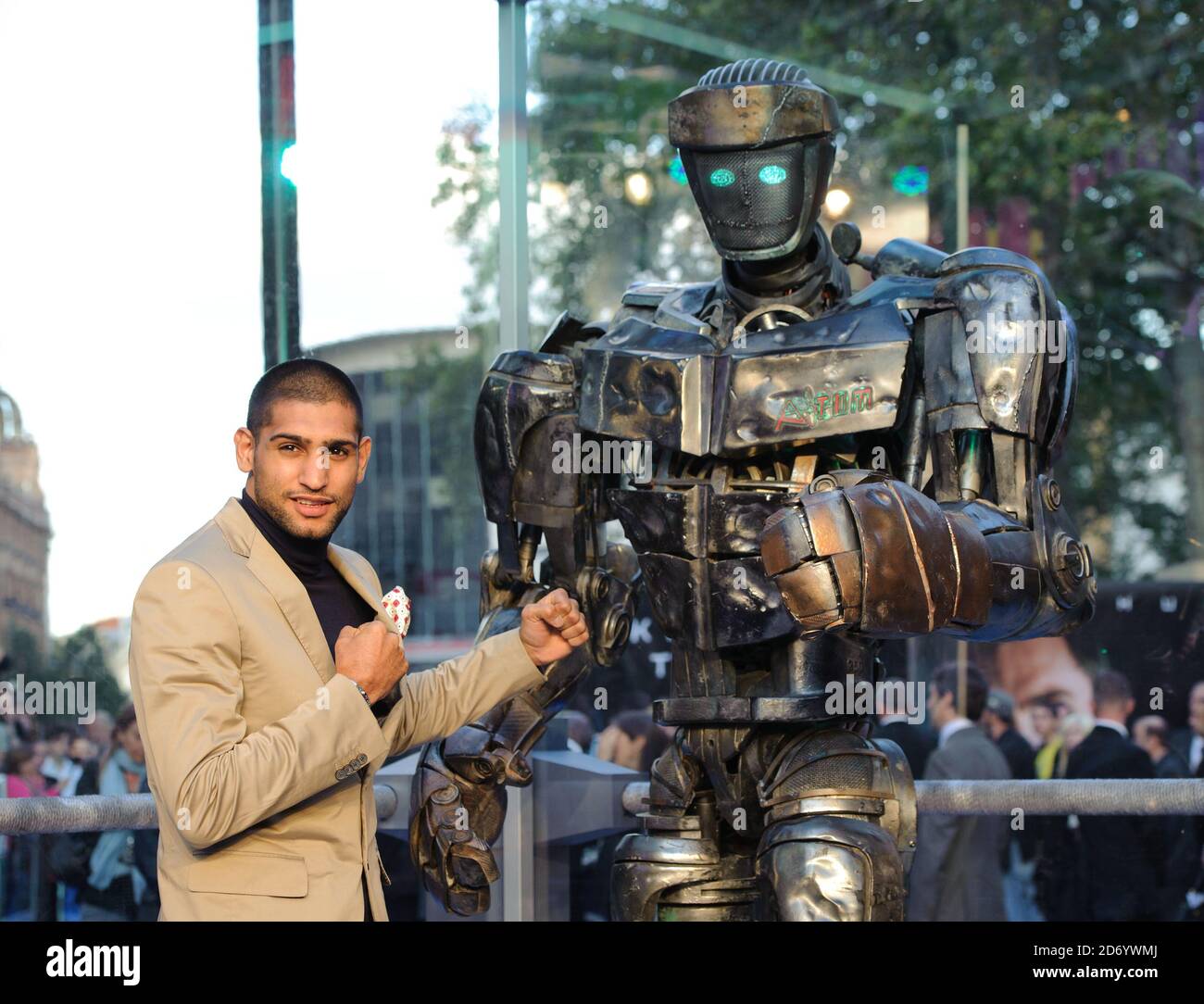 Real steel film hi-res stock photography and images - Alamy