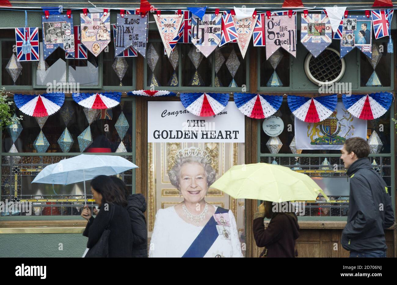Jubilee decorations on the Golden Heart pub, in London's East End Stock Photo Alamy