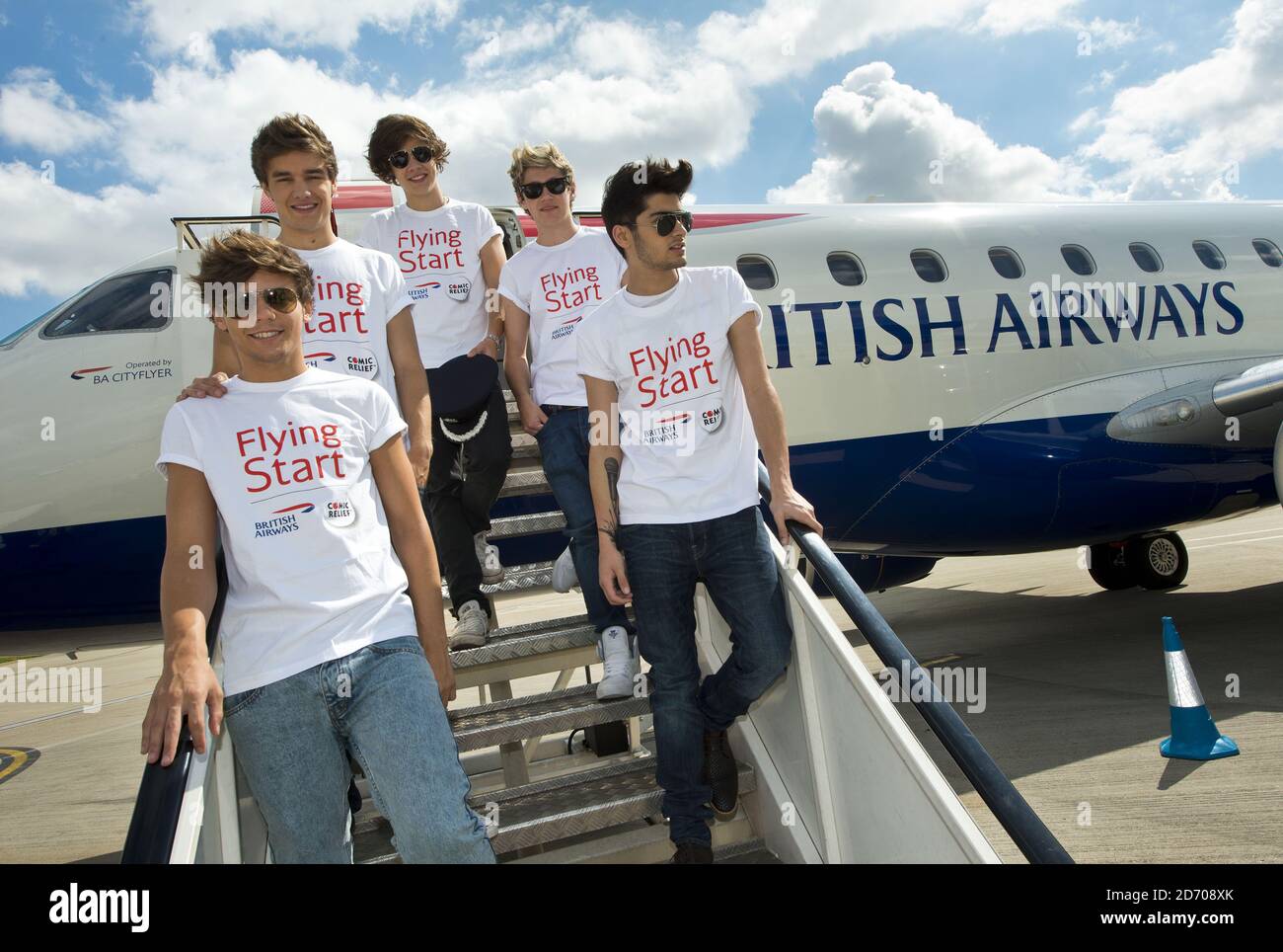 One Direction L R Louis Tomlinson Liam Payne Harry Styles Niall Horan And Zayn Malik Pictured Before They Board Flight Ba1d A Private Charter Flight From London To Manchester Hosted By The