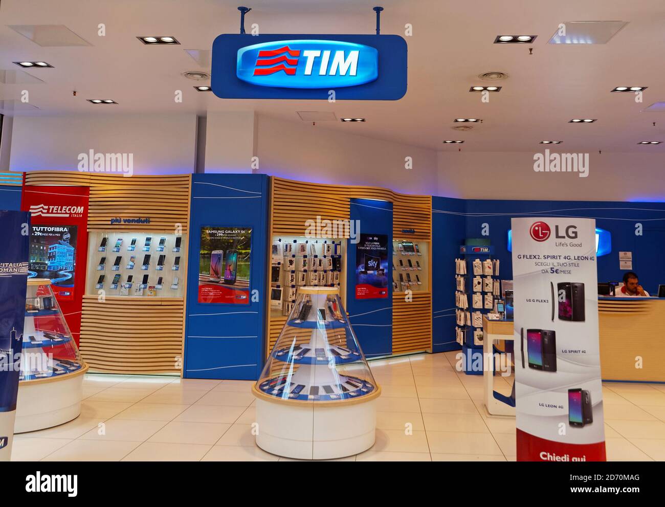 ROME, ITALY - SEPTEMBER 3, 2015. TIM Shop in Rome, Italy. Telecom Italia  Mobile, also known as TIM, is an Italian mobile phone network brand Stock  Photo - Alamy