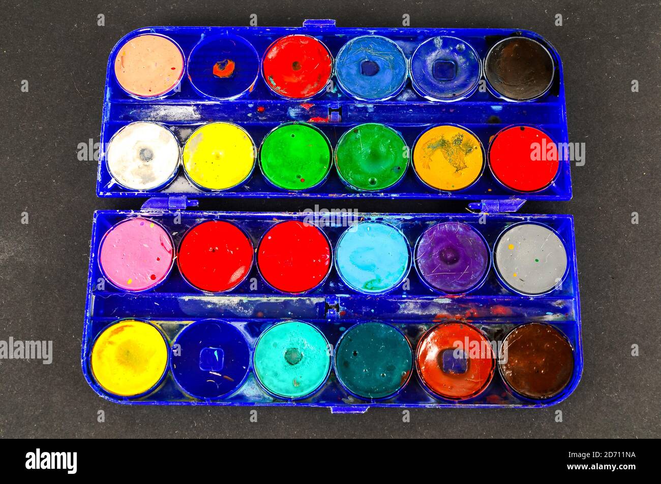 Simple watercolour paints palette Stock Photo - Alamy