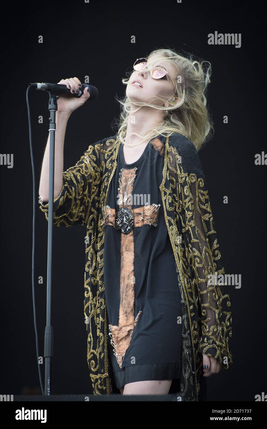 Taylor Momsen Of Pretty Reckless Performing At The Isle Of Wight Festival At Newport On The Isle Of Wight Stock Photo Alamy