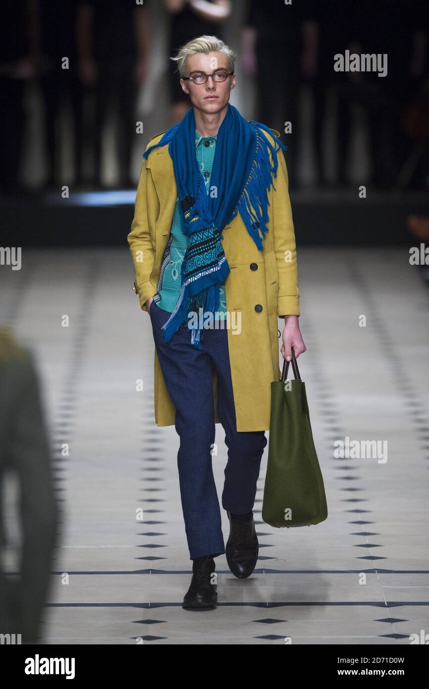 Burberry scarf 2024 mens 2015