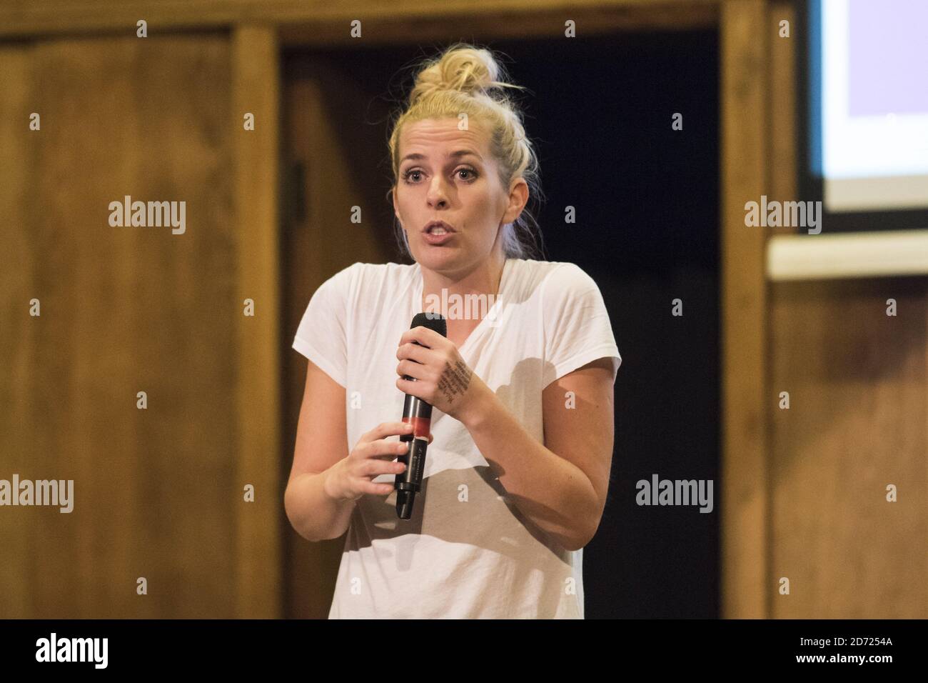 sara-pascoe-stand-up-hi-res-stock-photography-and-images-alamy
