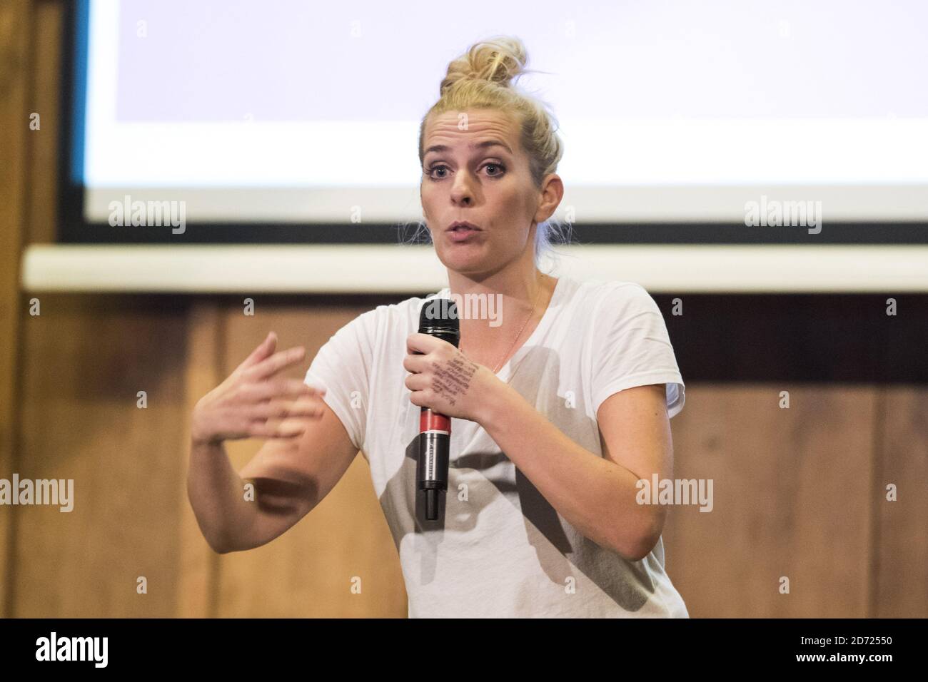 sara-pascoe-hi-res-stock-photography-and-images-alamy