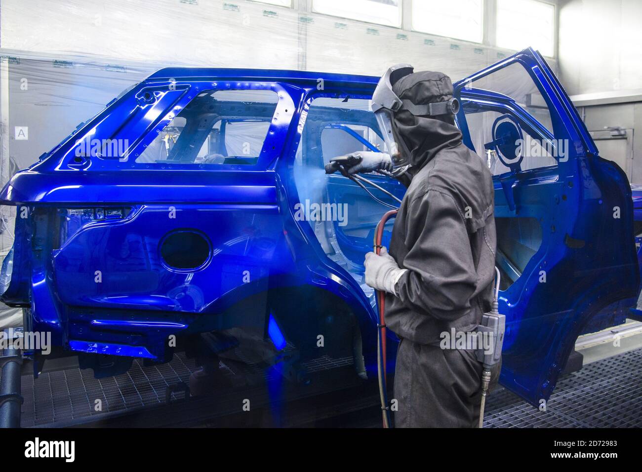 Jlr factory in solihull hires stock photography and images Alamy