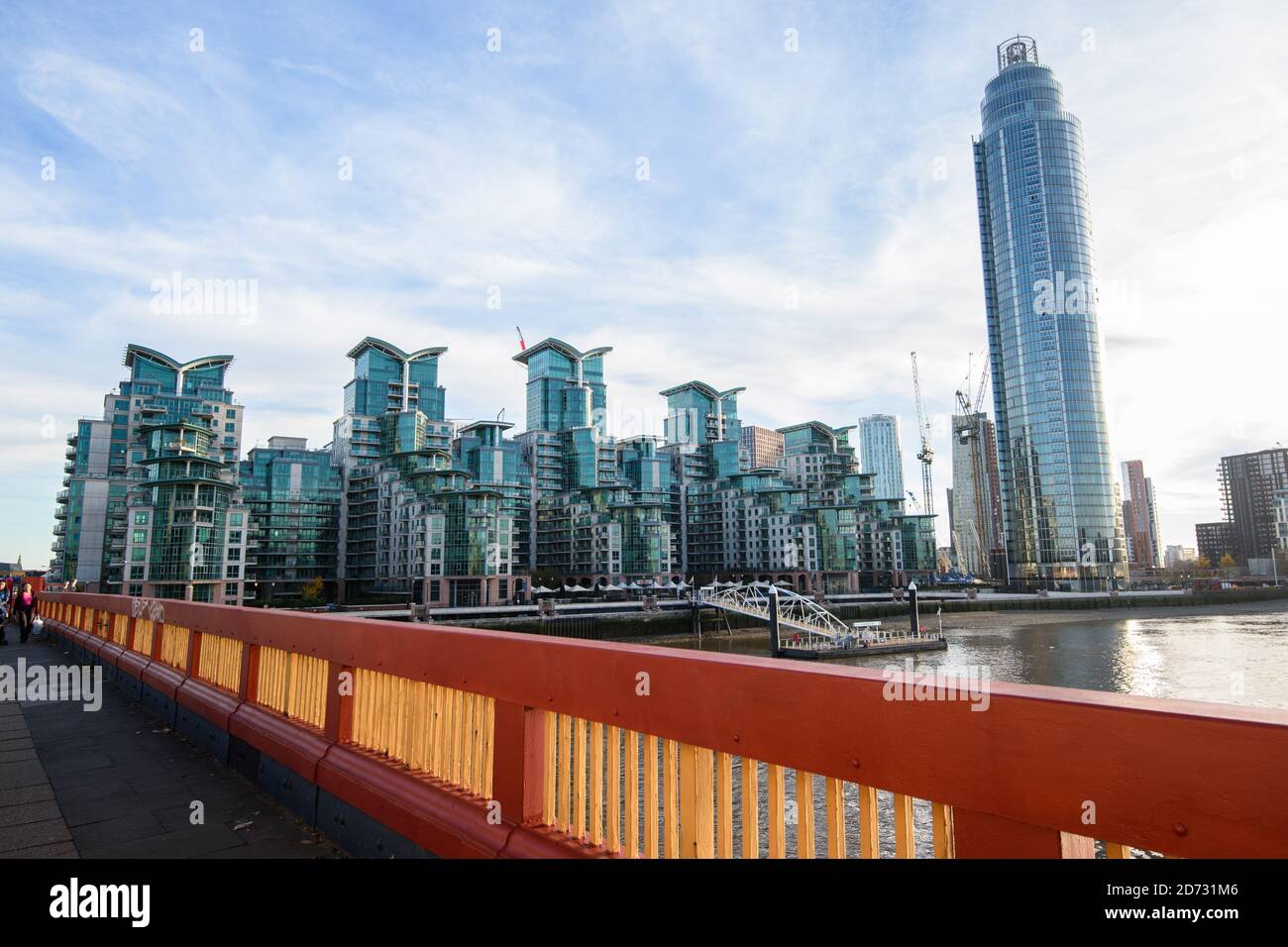 St George's Wharf Tower in Vauxhall, south London. A large number of luxury and ultra-luxury new-build apartments in London are failing to sell, as overseas investors invest less in UK property. Picture date: Wednesday November 14th, 2018. Photo credit should read: Matt Crossick/ EMPICS Entertainment. Stock Photo