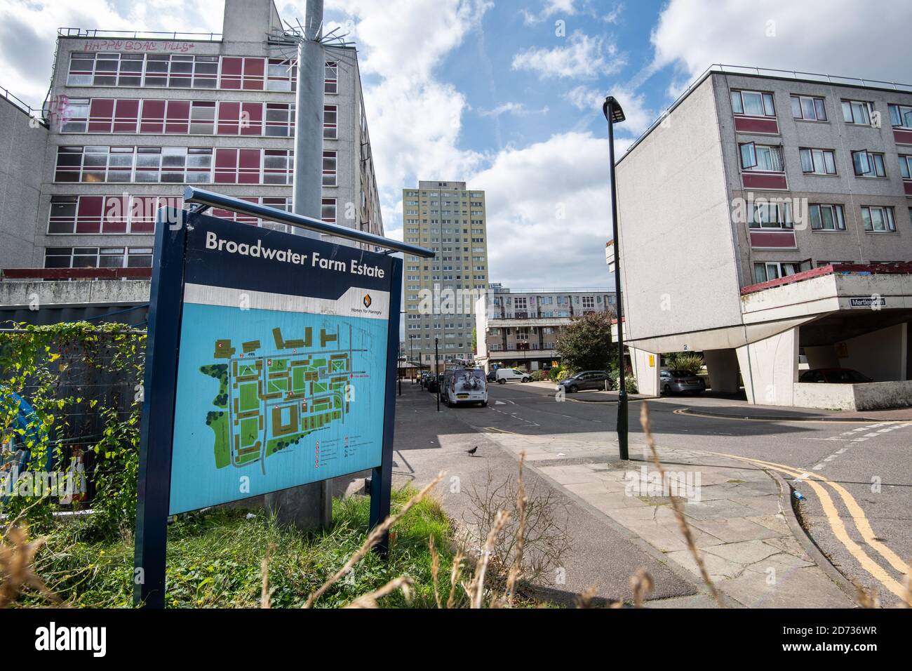 Modern property properties real estate house houses housing flat hires