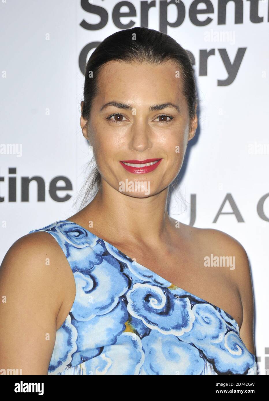 Yasmin le bon serpentine gallery hi-res stock photography and images - Alamy