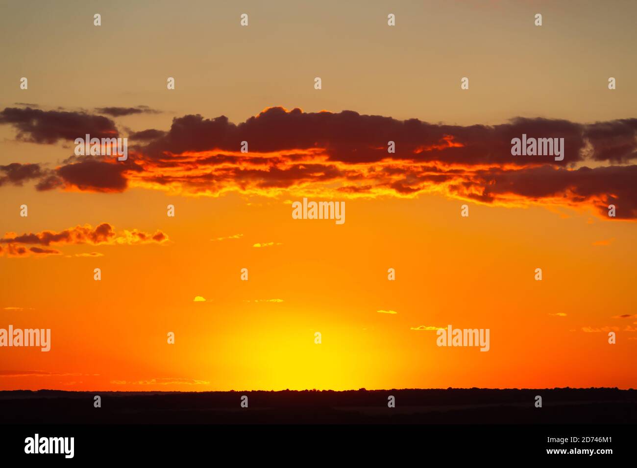 Scenic evening sky cloudscape hi-res stock photography and images - Alamy
