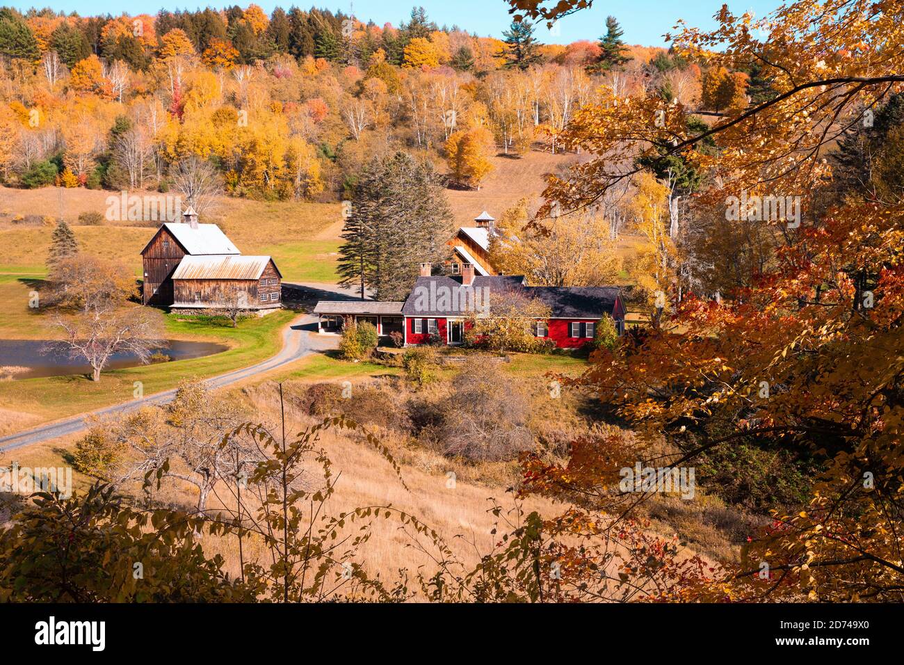 Idyllic New England rural farm and landscape with colorful autumn foliage Stock Photo Alamy