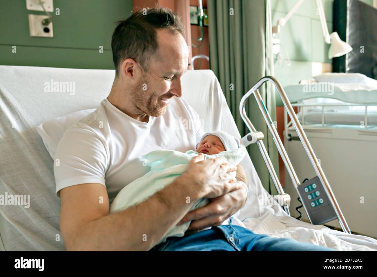 Natural birth hi-res stock photography and images - Alamy